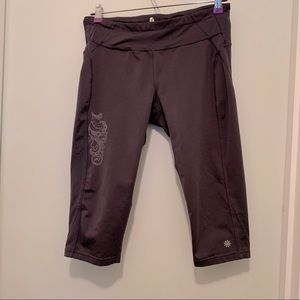 Athleta gray cropped leggings size Med tall